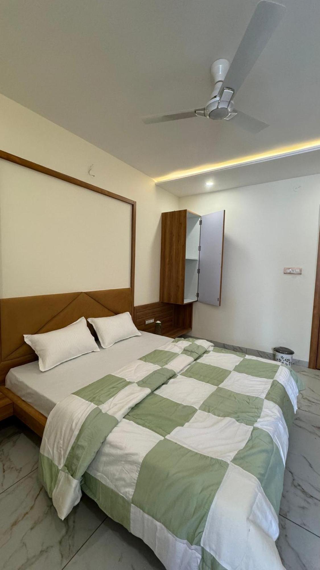 Hotel Prakasham Ujjain Exterior foto